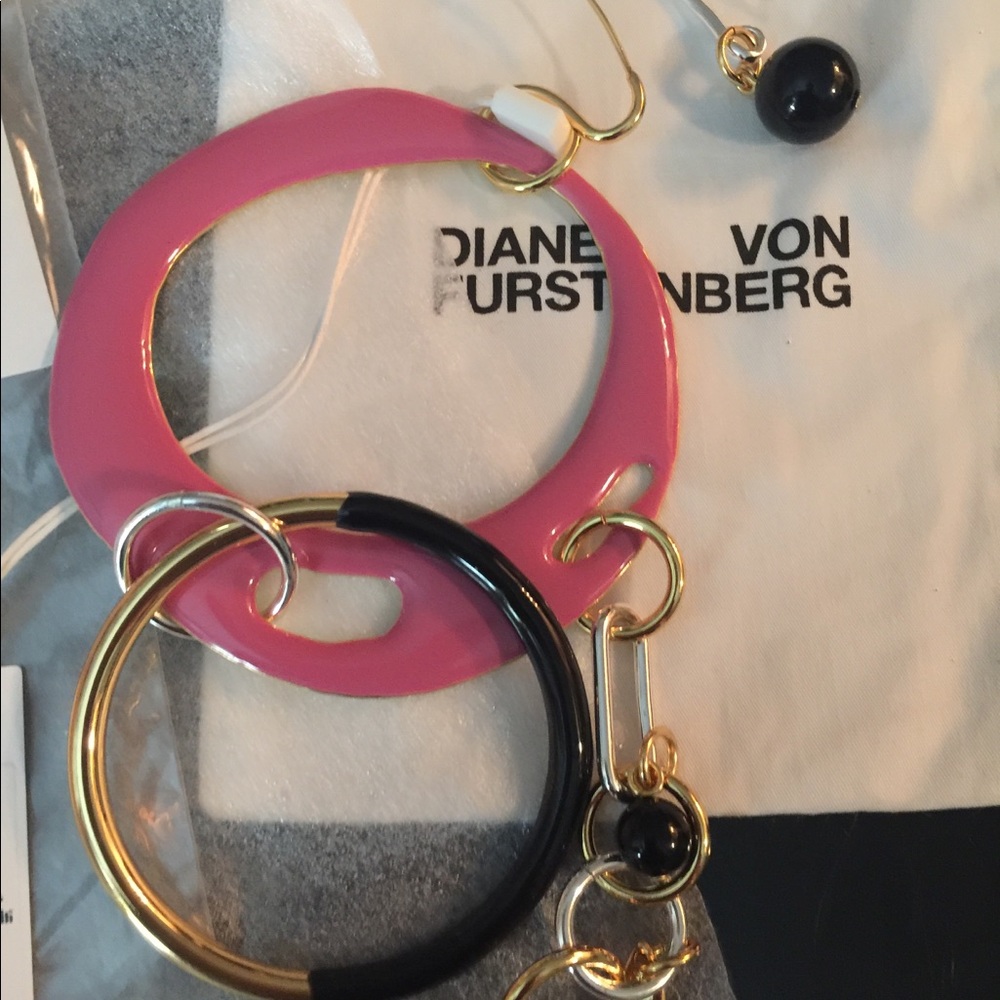DVF Onyx and enamel metal gold filled loops!